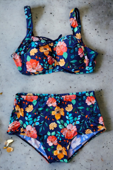 Costum de baie doua piese, marime mare, sutien bustiera, tropical, bleumarin embody.ro [2]