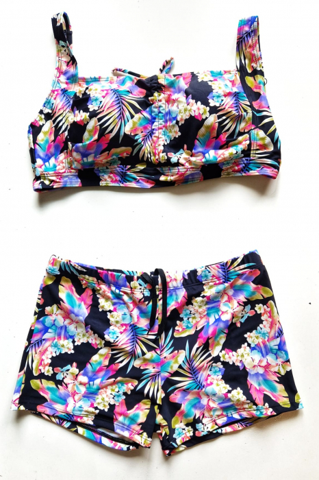 Costum de baie marime mare, cu slipi tip pantaloni scurti, sutien bustiera, floral, multicolor, Carla, embody.ro [2]