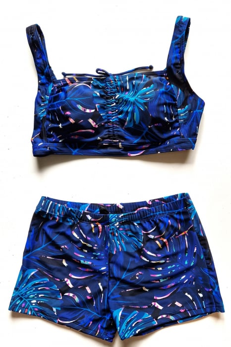 Costum de baie marime mare, cu slipi tip pantaloni scurti, sutien bustiera, albastru inchis, Carla, embody.ro [2]