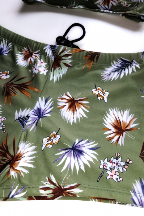 Costum de baie marime mare, cu slipi tip pantaloni scurti, sutien bustiera, verde, Amira, embody.ro [4]