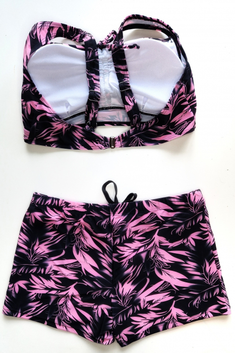Costum de baie marime mare, cu slipi tip pantaloni scurti, sutien bustiera, roz floral, embody.ro [4]
