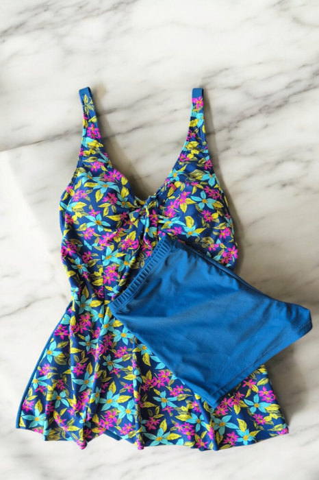 Costum de baie marime mare tip tankini, doua piese, fusta si pantaloni scurti, floral, albastru, embody.ro [2]