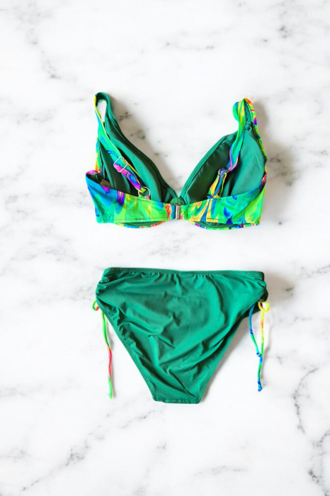 Costume de Baie Doua piese, Marime Mare- top colorat stil vibrant slip verde, 88086 [3]