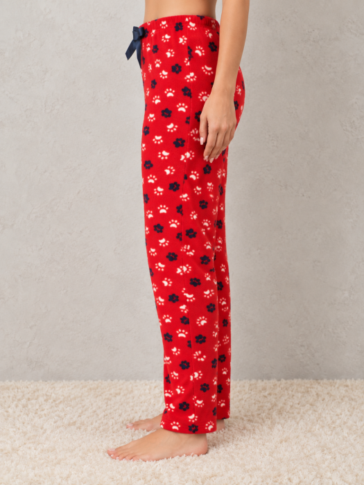 Pantaloni de pijama dama cocolino pufosi rosii cu imprimeu labute si funda bleumarin [2]