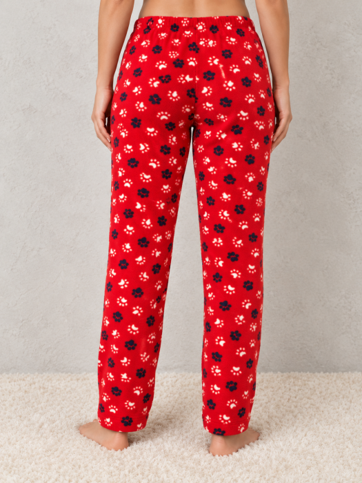 Pantaloni de pijama dama cocolino pufosi rosii cu imprimeu labute si funda bleumarin [4]
