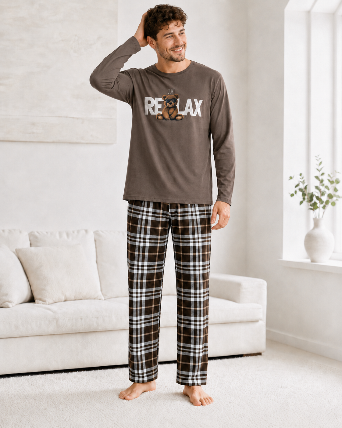 Pijama barbati lunga maro cu ursulet Relax si pantaloni in carouri - set 2 piese [5]