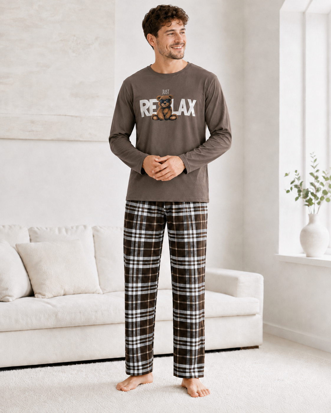 Pijama barbati lunga maro cu ursulet Relax si pantaloni in carouri - set 2 piese [4]