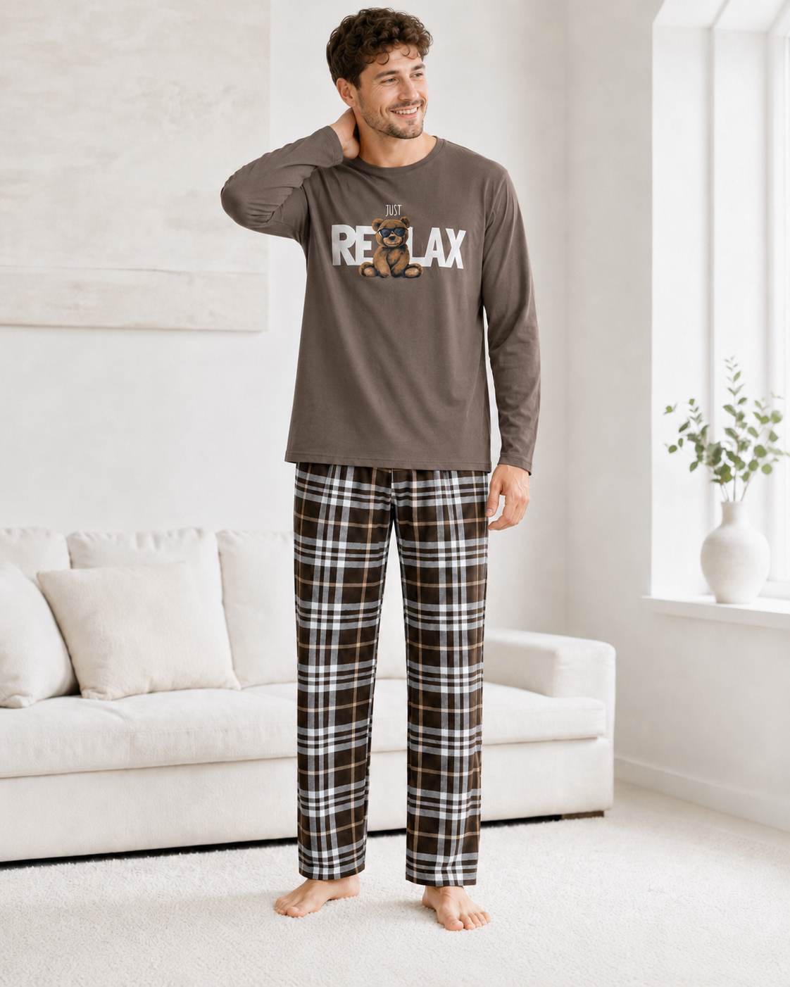Pijama barbati lunga maro cu ursulet Relax si pantaloni in carouri - set 2 piese [3]