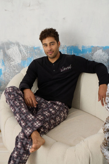 Pijama barbati cocolino, material pufos si calduros, embody.ro [3]