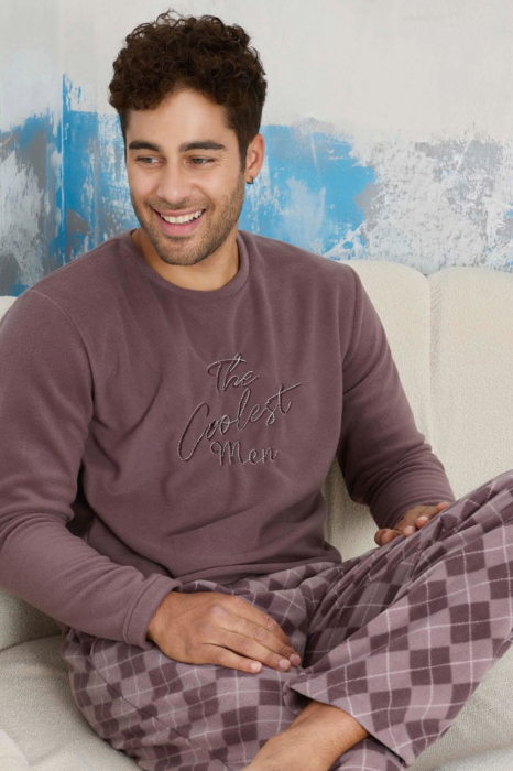 Pijama barbati cocolino, material pufos si calduros, embody.ro [3]