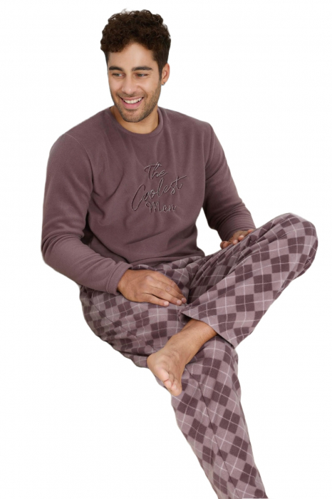 Pijama barbati cocolino, material pufos si calduros, embody.ro [4]