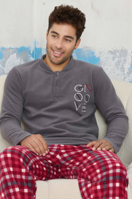 Pijama barbati cocolino, material pufos si calduros, embody.ro [3]