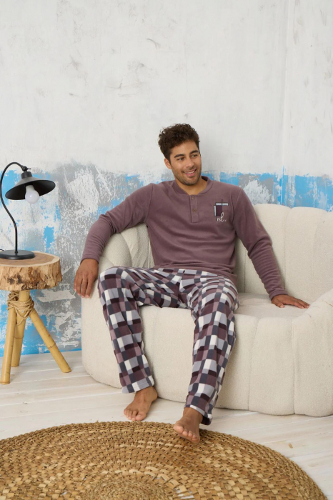 Pijama barbati cocolino, material pufos si calduros, embody.ro [3]