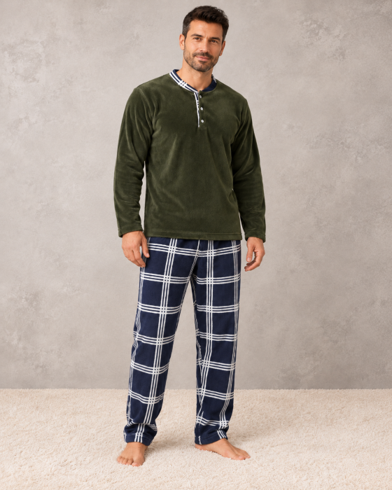 Pijama Barbati Groasa din Polar Cocolino Pufos, Bluza Kaki si Pantaloni Bleumarin in Carouri [5]