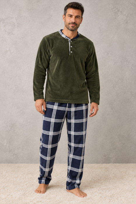 Pijama Barbati Groasa din Polar Cocolino Pufos, Bluza Kaki si Pantaloni Bleumarin in Carouri [6]