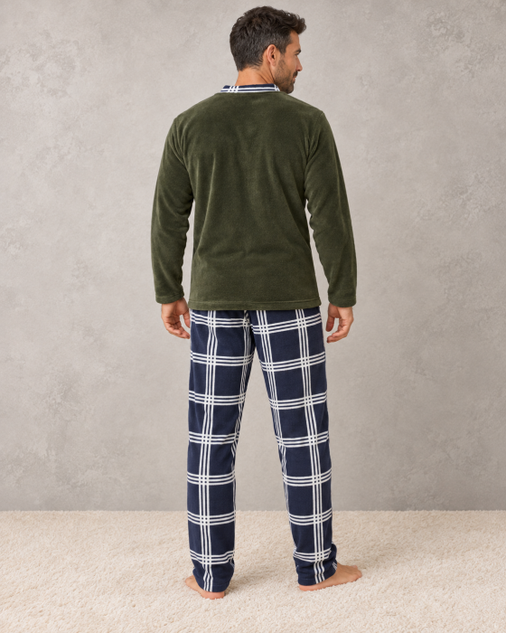 Pijama Barbati Groasa din Polar Cocolino Pufos, Bluza Kaki si Pantaloni Bleumarin in Carouri [3]