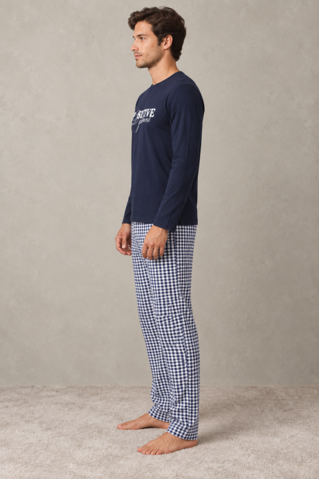 Pijama barbati din bumbac cu bluza bleumarin si pantaloni in carouri, maneca lunga [2]