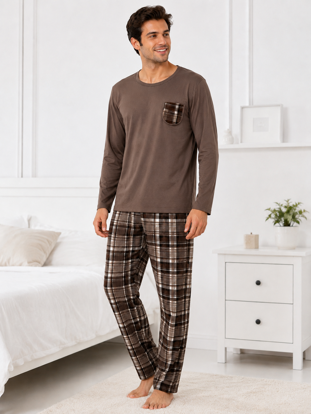 Pijama barbati din bumbac maro cu pantaloni in carouri si bluza cu maneca lunga [2]