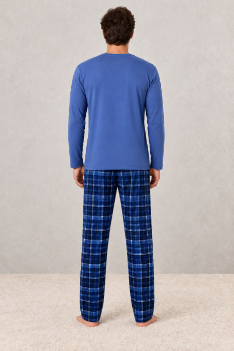 Pijama barbati din bumbac, bluza albastra cu buzunar in carouri si pantaloni lungi bleumarin [3]