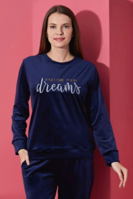 Pijama dama catifea, material moale si delicat, imprimeu Dreams, bleumarin embody.ro [3]