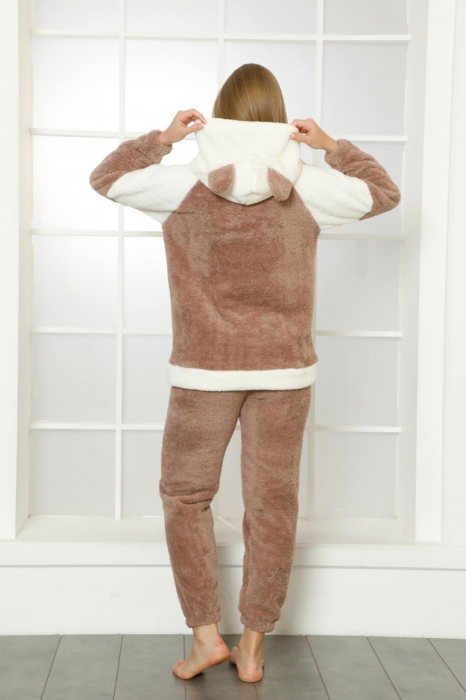 Pijama dama cocolino, pufoasa si calduroasa, cu gluga, imprimeu pisicuta, maro [2]