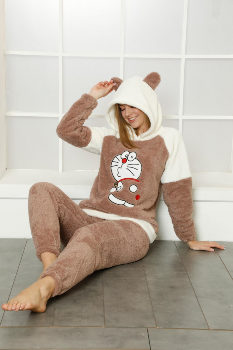 Pijama dama cocolino, pufoasa si calduroasa, cu gluga, imprimeu pisicuta, maro [3]
