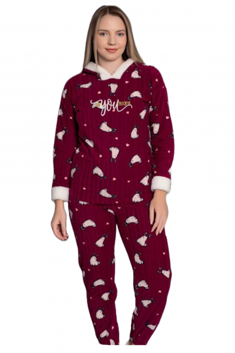 Pijama dama cocolino, pufoasa si calduroasa, imprimeu You, visiniu, embody.ro [4]