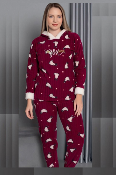 Pijama dama cocolino, pufoasa si calduroasa, imprimeu You, visiniu, embody.ro [3]