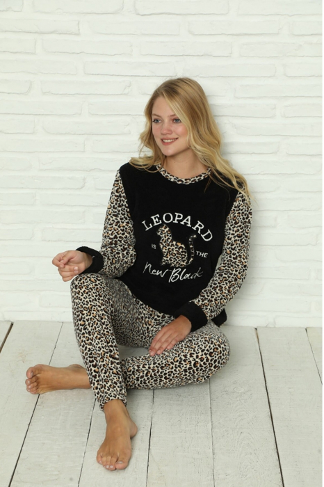 Pijama dama cocolino, pufoasa si calduroasa, imprimeu leopard new black, negru/maro [4]