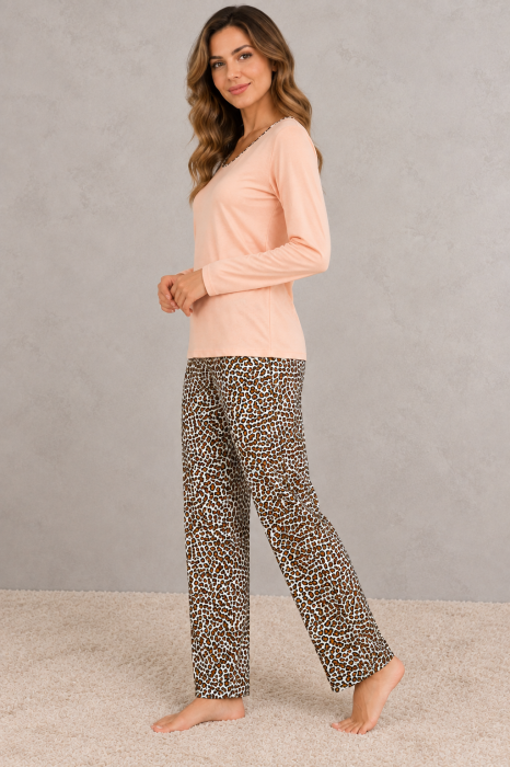Pijama dama din bumbac cu bluza roz piersica si pantaloni animal print leopard [4]