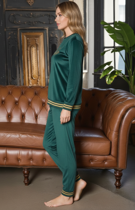 Pijama de Casa Dama, Culoare Verde Smarald, Catifea Moale, Design "Lifestyle" [4]