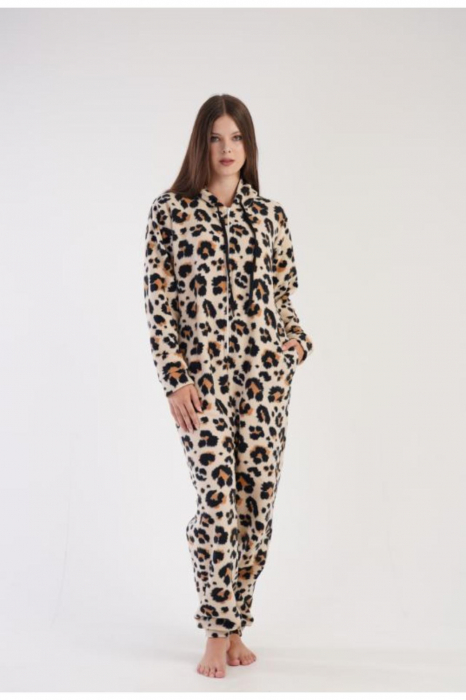 Pijama dama intreaga, tip salopeta , pufoasa, inchidere fermoar si gluga, maro, embody.ro [2]