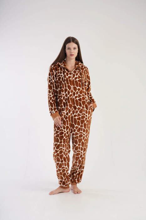 Pijama dama intreaga, tip salopeta , pufoasa, inchidere fermoar si gluga, maro, embody.ro [2]