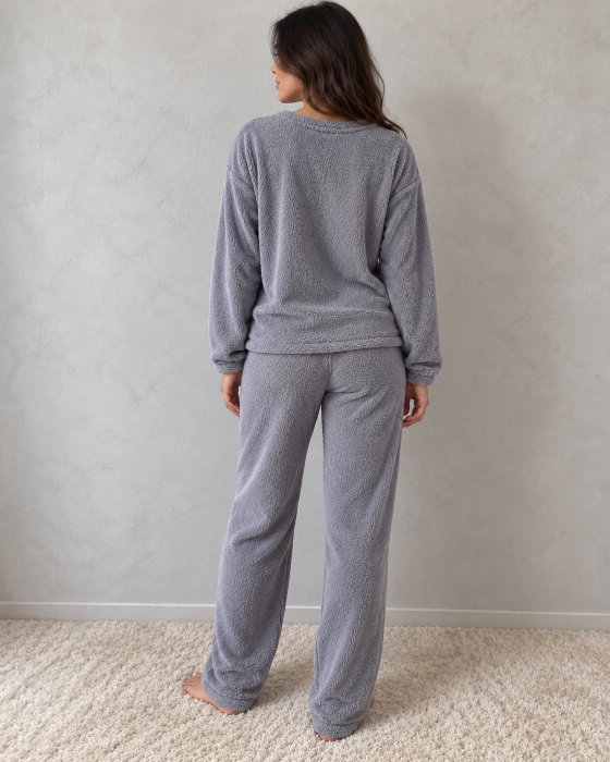 Pijama pufoasa cocolino dama gri cu model oita, bluza maneca lunga si pantaloni lungi [3]