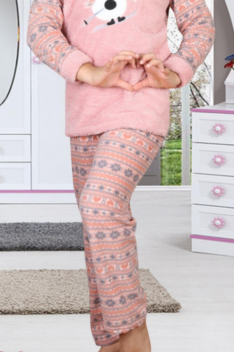 Pijama fete cocolino, pufoasa si calduroasa, imprimeu Craciun om de zapada, corai [2]