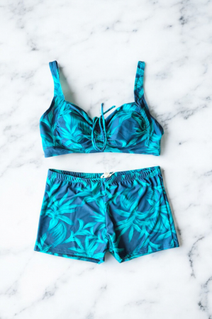 Costum baie dama 2 piese, marime mare, slipi tip pantaloni scurti, albastru floral, Ariana f2502 [2]