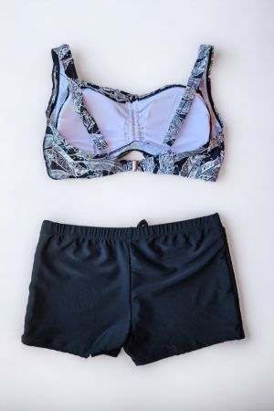 Costum de baie 2 piese, marime mare, slip tip pantaloni scurti, sutien bustiera, alb/negruembody.ro [2]