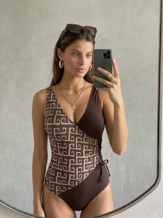 Costume baie intregi - Costum de baie intreg modelator, negru cu imprimeu geometric si snur maro 6603