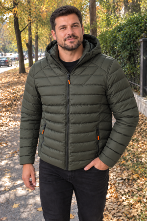Geci si veste barbati - Geaca de Fas Barbati cu Gluga Detasabila si Buzunare cu Fermoar - Matlasata Casual Kaki 008