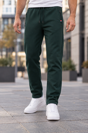 Pantaloni barbati - Pantaloni trening barbati, croiala dreapta, talie elastica cu snur si buzunare, verde inchis