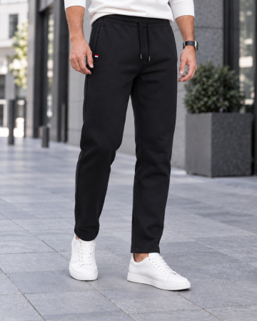 Pantaloni barbati - Pantaloni trening barbati negri, croiala dreapta, talie elastica cu snur si buzunare cu fermoar