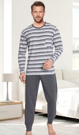 Pijamale barbati bumbac - Pijama bumbac barbat, cu maneci si pantaloni lungi, imprimeu cu dungi, gri