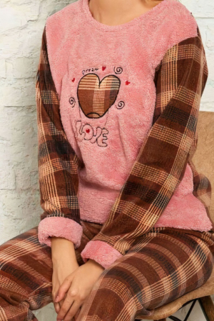Pijama dama cocolino, pufoasa cu imprimeu Love, Maro [3]