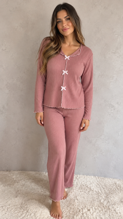 Pijamale dama - Pijama dama roz pudrat cu fundite, maneca lunga si pantaloni lungi, material reiat