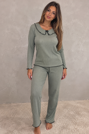 Pijamale dama - Pijama dama verde salvie cu maneca lunga, pantaloni lungi si guler decorativ