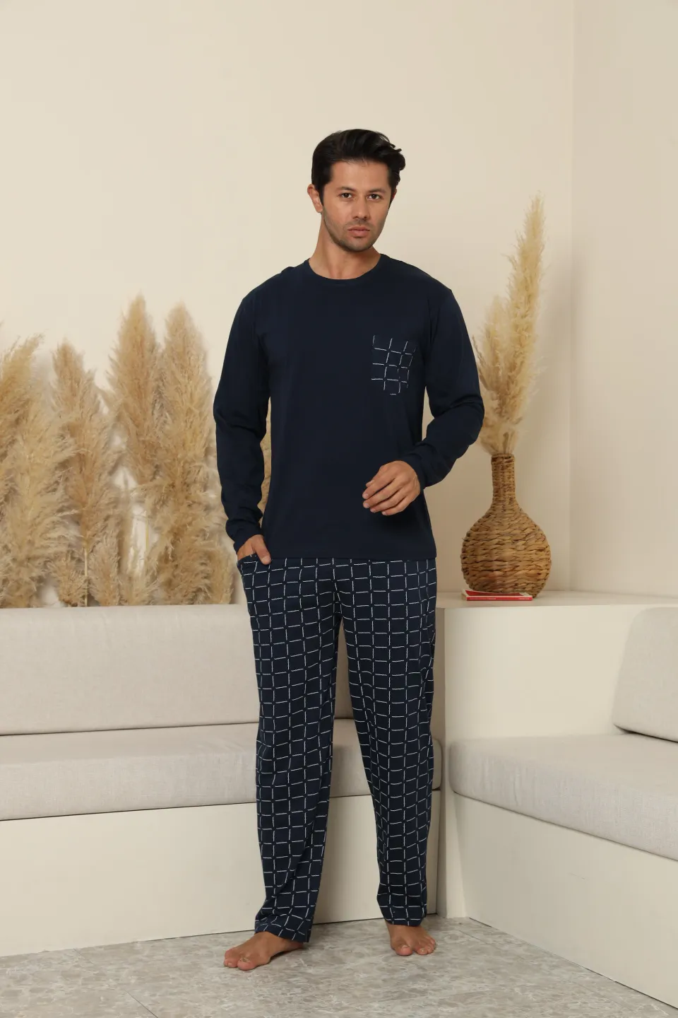 Pijamale barbati - Pijama lunga bumbac pentru barbati cu buzunare la pantaloni bleumarin inchis 70077