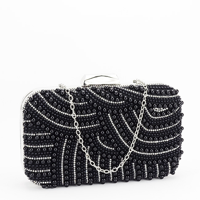 Clutch negru decorat cu perle B-1006 05