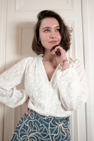 Camasi si topuri - Camasa ivory din tesatura dantelata B-4783T M9