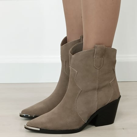 Noutati - Cizme scurte kaki din piele naturala cu toc comod B-6397 114