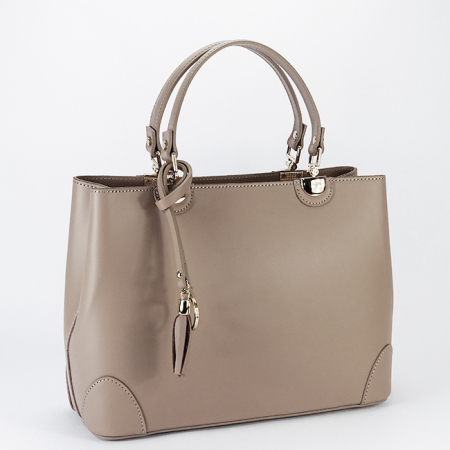 Femei - Geanta din piele naturala cu pandantiv B-1330 M9 Taupe